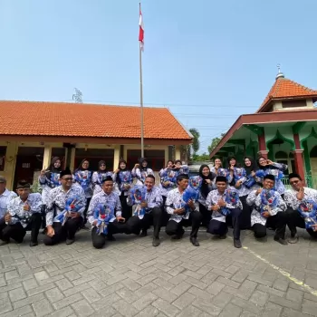Peringatan Hari Guru Nasional 2024 di UPT SDN 225 Gresik Ber